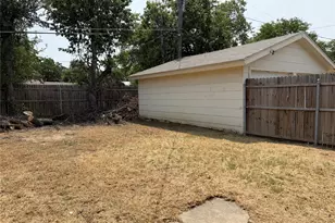 2511 Normont Cir, Fort Worth, TX 76103 - Photo 17