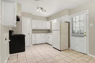 8821 Rustown Dr, Dallas, TX 75228 - Photo 5