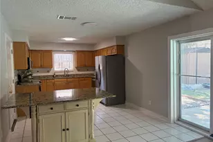 4105 Gentle Springs Dr, Arlington, TX 76001 - Photo 7