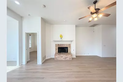 2811 Barco, Grand Prairie, TX 75054 - Photo 7