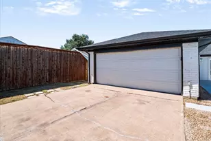 2216 Stonebrook Dr, Carrollton, TX 75007 - Photo 35