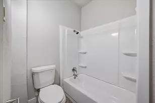 711 Brown St, Waxahachie, TX 75165 - Photo 11