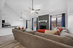 5600 Fox Hunt Dr, Arlington, TX 76017 - Photo 9