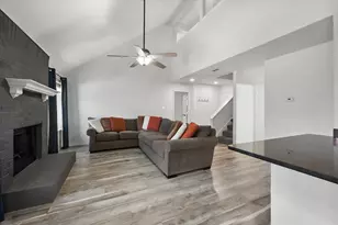 5600 Fox Hunt Dr, Arlington, TX 76017 - Photo 11