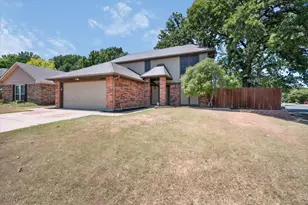 5600 Fox Hunt Dr, Arlington, TX 76017 - Photo 5