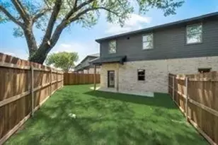 721 N Jefferson St, Pilot Point, TX 76258 - Photo 7