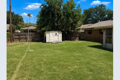 2025 Meadow Glen, Irving, TX 75060 - Photo 15