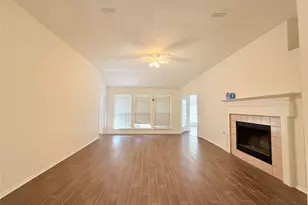 4512 Queenswood Dr, Grand Prairie, TX 75052 - Photo 11