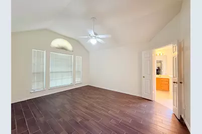 4512 Queenswood Drive, Grand Prairie, TX 75052 - Photo 7