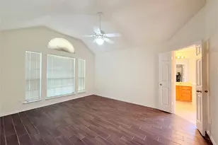 4512 Queenswood Dr, Grand Prairie, TX 75052 - Photo 7