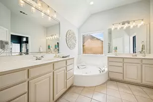 8019 Navisota Dr, Lantana, TX 76226 - Photo 21