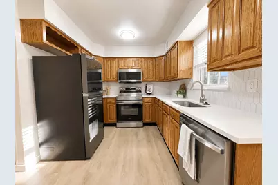 300 Lamesa Court, Irving, TX 75063 - Photo 7