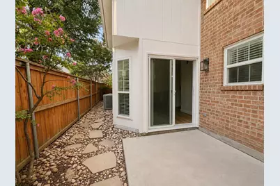 300 Lamesa Court, Irving, TX 75063 - Photo 29