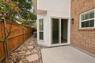 300 Lamesa Ct, Irving, TX 75063 - Photo 29