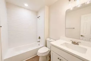 300 Lamesa Ct, Irving, TX 75063 - Photo 27
