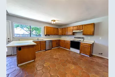 2301 Villanova Street, Arlington, TX 76018 - Photo 11