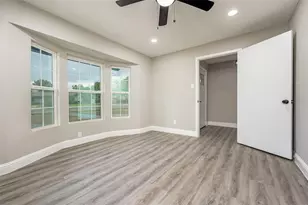 102 E Highland Dr, Irving, TX 75062 - Photo 7