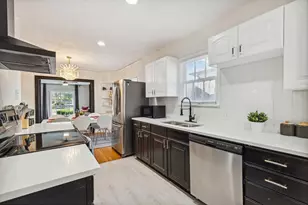 2435 W 10th St, Dallas, TX 75211 - Photo 9