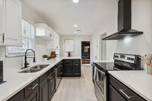 2435 W 10th St, Dallas, TX 75211 - Photo 19