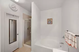 6140 Chalk Hollow Dr, Fort Worth, TX 76179 - Photo 5
