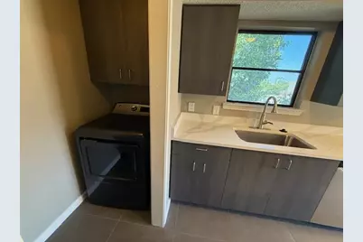 320 Queens Court N, Mansfield, TX 76063 - Photo 9