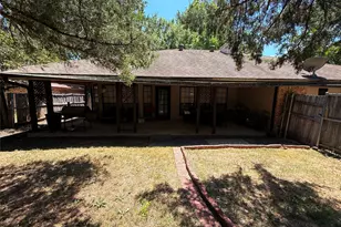 913 Francis St, Lancaster, TX 75146 - Photo 9