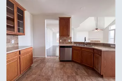 1756 Hidden Brook Drive, Grand Prairie, TX 75050 - Photo 3