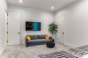 911 Muncie Ave, Dallas, TX 75212 - Photo 19