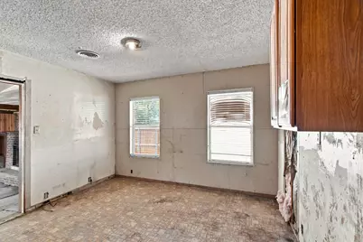 1013 Oak Street, Grand Prairie, TX 75050 - Photo 15