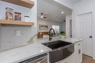 1704 Brookarbor Ct, Arlington, TX 76018 - Photo 11
