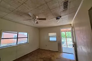 311 Elmo St, Cleburne, TX 76031 - Photo 3
