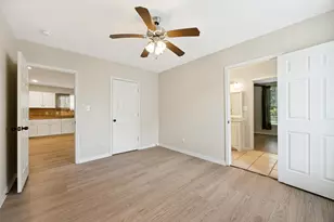 213 N Holly Ave, Sherman, TX 75092 - Photo 9