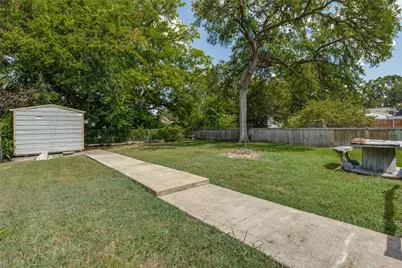 213 N Holly Avenue, Sherman, TX 75092 - Photo 23