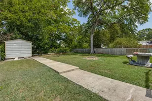 213 N Holly Ave, Sherman, TX 75092 - Photo 23