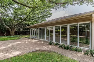 2604 Twinpost Ct, Irving, TX 75062 - Photo 17