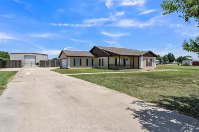 10282 Gentry Drive, Justin, TX 76247 - Photo 5