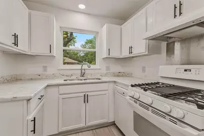 3004 Ballinger Drive, Garland, TX 75041 - Photo 9