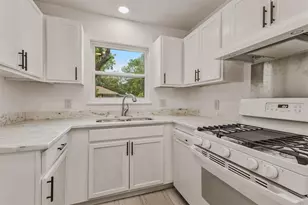 3004 Ballinger Dr, Garland, TX 75041 - Photo 9