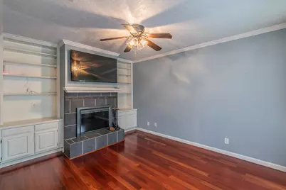 714 E Wall Street #106, Grapevine, TX 76051 - Photo 5