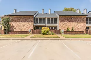 714 E Wall St, Grapevine, TX 76051 - Photo 31