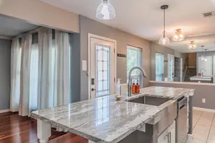 714 E Wall St, Grapevine, TX 76051 - Photo 13