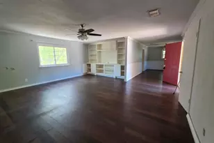 2802 Rockwood Dr, Granbury, TX 76048 - Photo 3
