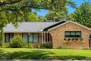 6755 E Mockingbird Ln, Dallas, TX 75214 - Photo 3