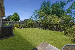 8449 Canvasback Ln, Dallas, TX 75249 - Photo 23