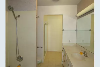 423 W Anders Street, Marlin, TX 76661 - Photo 3