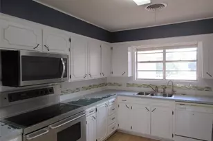 423 W Anders St, Marlin, TX 76661 - Photo 5