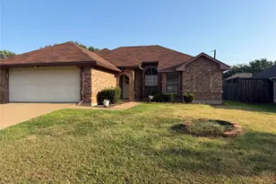 2 Chapel Hill Ct, Mansfield, TX 76063 - Photo 1