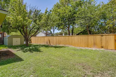 2920 Ryan Place Drive, Fort Worth, TX 76110 - Photo 11