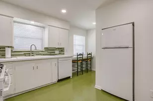 2920 Ryan Pl Dr, Fort Worth, TX 76110 - Photo 3