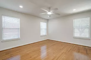 2920 Ryan Pl Dr, Fort Worth, TX 76110 - Photo 7